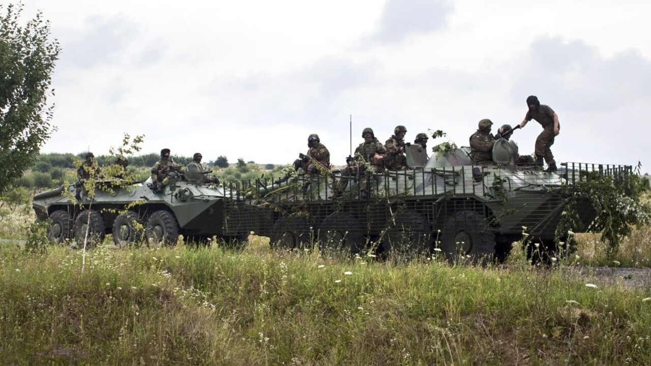 Obrnené vozidlá vojaci Ukrajina 1140px (SITA/AP)